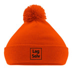 Personlig Pom Pom Lue | Design din egen med broderi